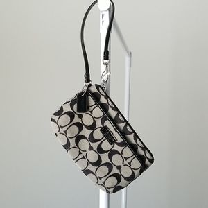 NWOT Small Coach Signature Wristlet